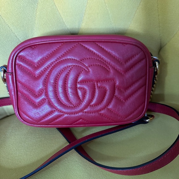 Gucci Mini GG Marmont Crossbody Bag - Picture 2 of 16